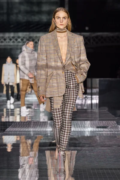 Look 57